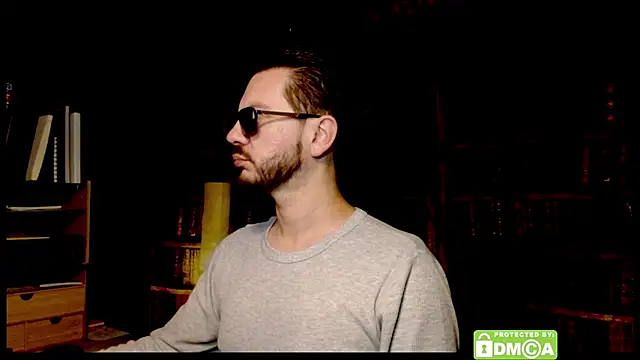 Snapshot of justshutupandwatch chatting on 12/15/25, 04:44 justshutupandwatch online show from 12/15/25, 04:44