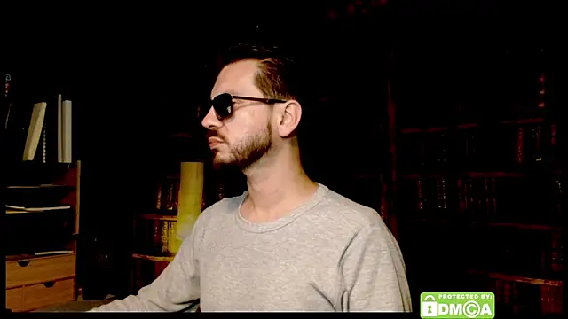 Snapshot of justshutupandwatch chatting on 12/16/25, 04:50 justshutupandwatch online show from 12/16/25, 04:50