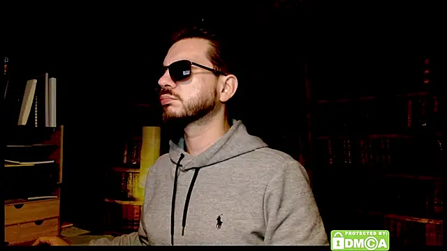 Snapshot of justshutupandwatch chatting on 12/17/25, 09:15 justshutupandwatch online show from 12/17/25, 09:15