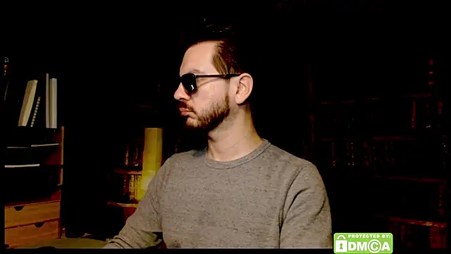 Snapshot of justshutupandwatch chatting on 12/20/25, 10:39 justshutupandwatch online show from 12/20/25, 10:39