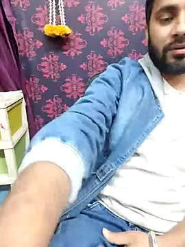 Snapshot of Cute_Lucky chatting on 12/17/25, 10:10 Cute Lucky online show from 12/17/25, 10:10