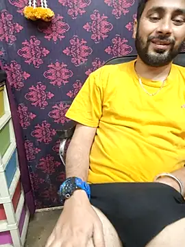 Snapshot of Cute_Lucky chatting on 12/18/25, 09:21 Cute Lucky online show from 12/18/25, 09:21