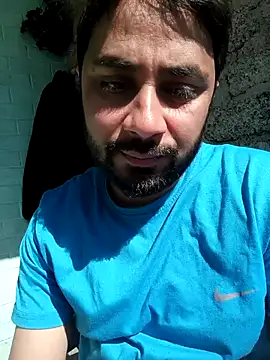 Snapshot of Cute_Lucky chatting on 02/15/26, 05:37 Cute Lucky online show from 02/15/26, 05:37