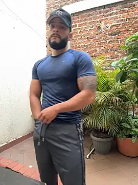 Snapshot of Mike_savage3 chatting on 12/04/25, 12:36 Mike savage3 online show from 12/04/25, 12:36