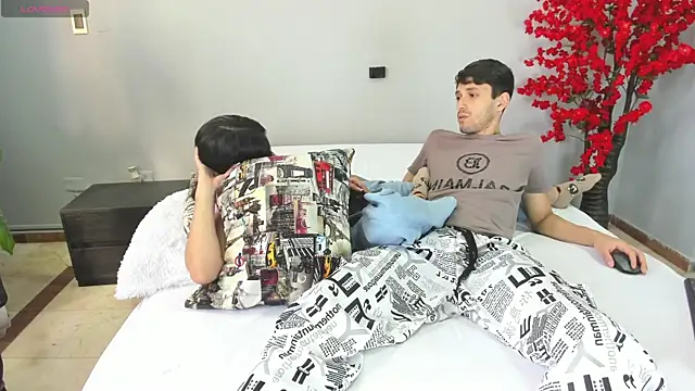 Snapshot of dracke_and_zara chatting on 01/16/26, 01:26 dracke and zara online show from 01/16/26, 01:26