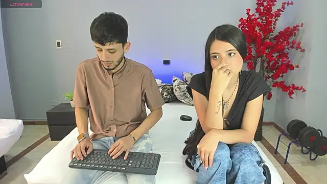 Snapshot of dracke_and_zara chatting on 02/13/26, 02:46 dracke and zara online show from 02/13/26, 02:46