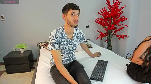 Snapshot of dracke_and_zara chatting on 02/19/26, 01:40 dracke and zara online show from 02/19/26, 01:40