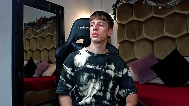 Snapshot of Ostin_Saints chatting on 12/03/25, 12:36 Ostin Saints online show from 12/03/25, 12:36