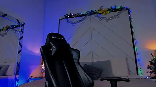 Snapshot of Ostin_Saints chatting on 12/14/25, 04:01 Ostin Saints online show from 12/14/25, 04:01