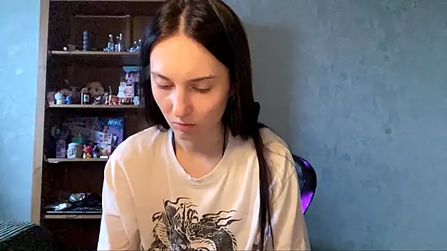 Snapshot of CyberAIice chatting on 11/23/25, 06:46 CyberAIice online show from 11/23/25, 06:46