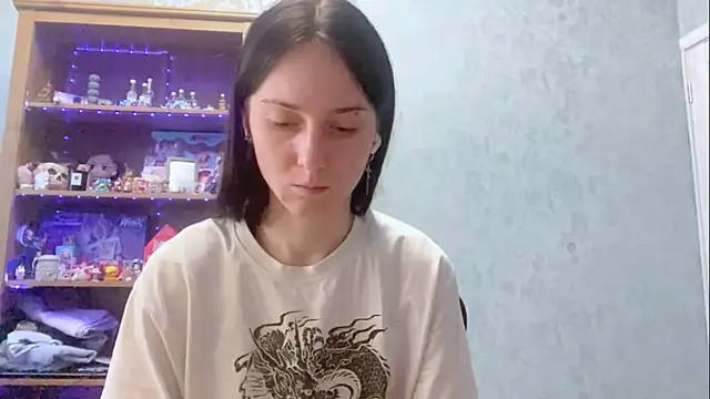 Snapshot of CyberAIice chatting on 12/01/25, 06:29 CyberAIice online show from 12/01/25, 06:29