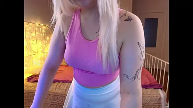 Snapshot of angelicaya chatting on 11/27/25, 04:36 angelicaya online show from 11/27/25, 04:36