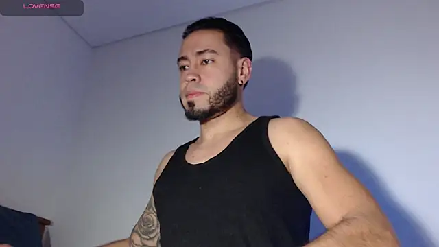 Snapshot of MikeSantoss1 chatting on 12/05/25, 02:31 MikeSantoss1 online show from 12/05/25, 02:31