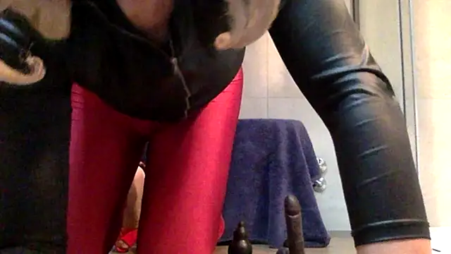 Snapshot of AsiaSlavePantyhosed chatting on 12/04/25, 01:31 AsiaSlavePantyhosed online show from 12/04/25, 01:31