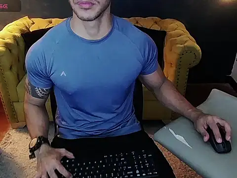 Snapshot of tayler_luke chatting on 12/03/25, 01:13 tayler luke online show from 12/03/25, 01:13