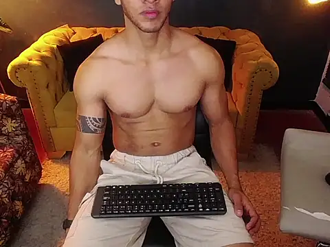 Snapshot of tayler_luke chatting on 12/04/25, 01:15 tayler luke online show from 12/04/25, 01:15