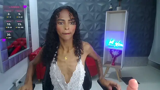 becky lynch 102 online show from 02/26/26, 05:45