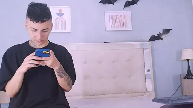 DamianAndMAximoo online show from 12/01/25, 12:10