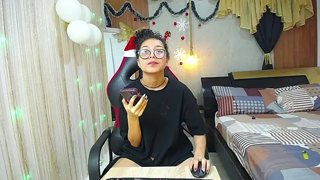 sweett love  online show from 12/01/25, 05:12