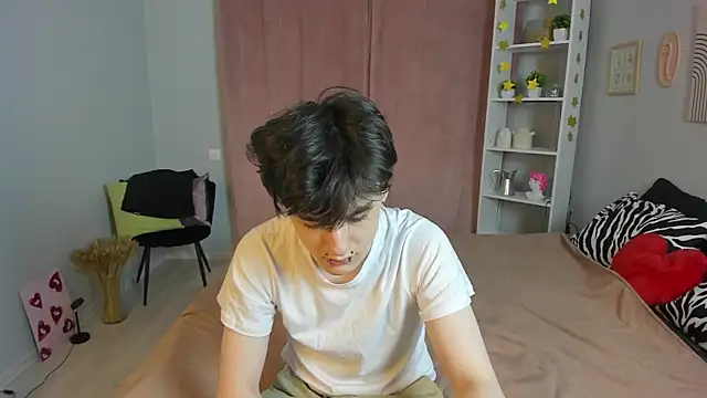 Snapshot of kevinhunter_ chatting on 11/30/25, 09:13 kevinhunter online show from 11/30/25, 09:13