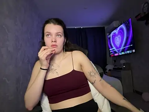 Snapshot of Teresa_Yung chatting on 11/22/25, 08:35 Teresa Yung online show from 11/22/25, 08:35