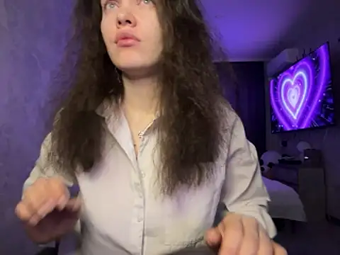 Snapshot of Teresa_Yung chatting on 11/23/25, 10:26 Teresa Yung online show from 11/23/25, 10:26