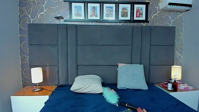 Snapshot of monserrat_cutte chatting on 12/18/25, 03:56 monserrat cutte online show from 12/18/25, 03:56