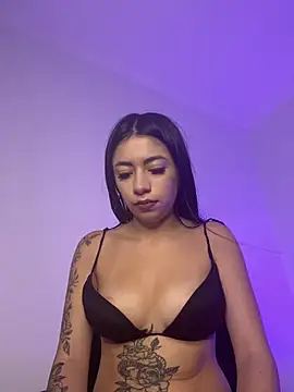 Snapshot of luna_ef_ chatting on 11/29/25, 06:11 luna ef online show from 11/29/25, 06:11