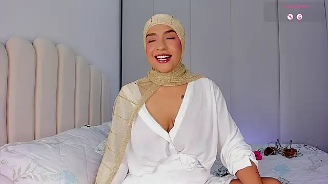 Amira-Zahra online show from 03/24/26, 10:09