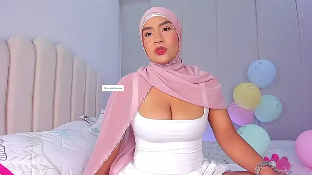 Amira-Zahra online show from 04/19/26, 09:39