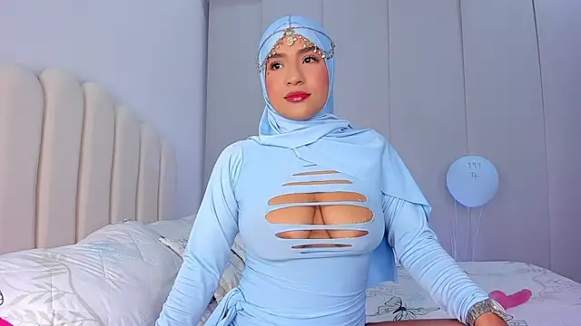 Amira-Zahra online show from 04/22/26, 10:11