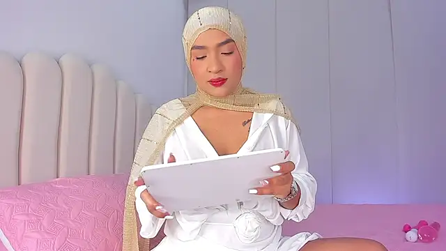 Amira-Zahra online show from 05/01/26, 10:25