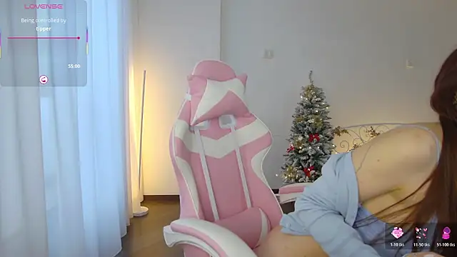 Snapshot of NamiHatter chatting on 12/16/25, 07:46 NamiHatter online show from 12/16/25, 07:46