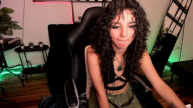 Snapshot of gummo_ chatting on 02/06/26, 08:45 gummo online show from 02/06/26, 08:45