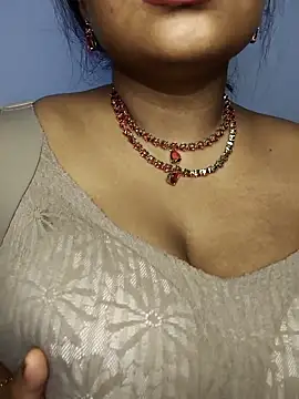 Snapshot of mamtha-tamil chatting on 11/22/25, 07:35 mamtha-tamil online show from 11/22/25, 07:35