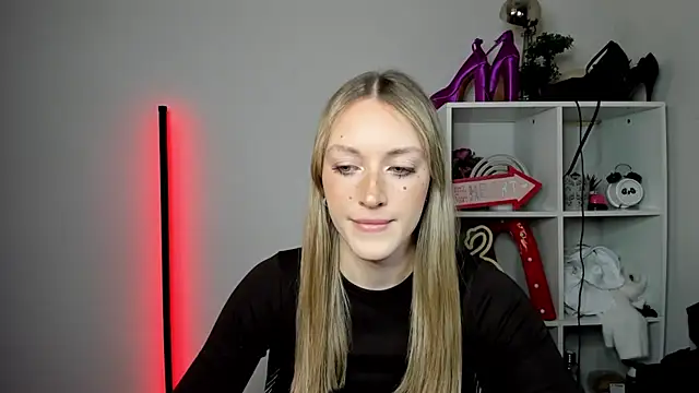 EvelynBlond online show from 04/27/26, 12:36