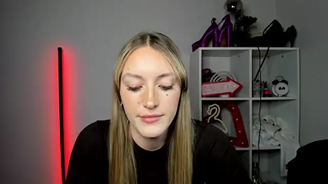 EvelynBlond online show from 04/29/26, 05:30