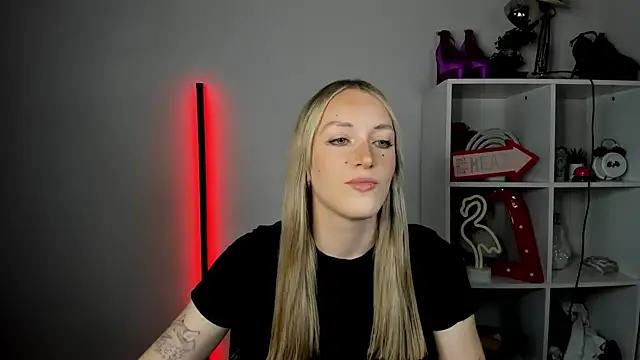 EvelynBlond online show from 06/15/26, 12:40