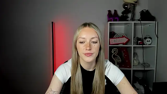EvelynBlond online show from 06/19/26, 12:42