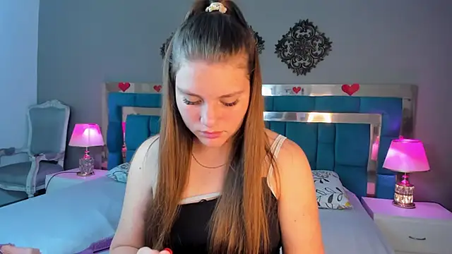Snapshot of LiiaVelvet chatting on 03/26/26, 03:34 LiiaVelvet online show from 03/26/26, 03:34