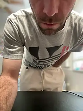 strippingmale1 online show from 02/06/26, 03:37