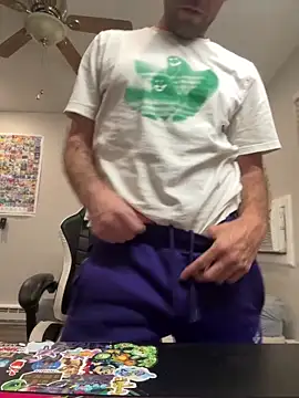 Snapshot of strippingmale1 chatting on 06/09/26, 02:34 strippingmale1 online show from 06/09/26, 02:34