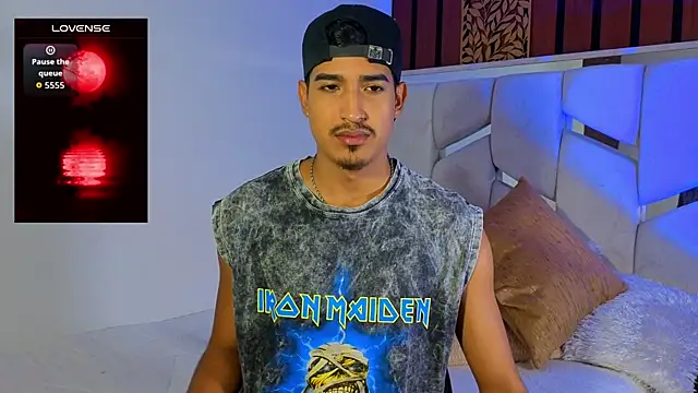 Snapshot of ken_blakerr chatting on 11/21/25, 06:06 ken blakerr online show from 11/21/25, 06:06