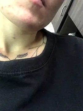 Snapshot of megan_NL chatting on 11/20/25, 07:46 megan NL online show from 11/20/25, 07:46