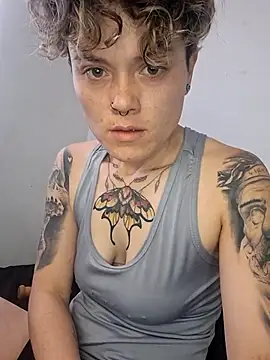 Snapshot of megan_NL chatting on 12/02/25, 09:43 megan NL online show from 12/02/25, 09:43