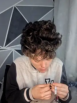 Snapshot of megan_NL chatting on 12/14/25, 12:05 megan NL online show from 12/14/25, 12:05