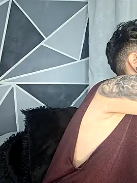 Snapshot of megan_NL chatting on 12/16/25, 01:54 megan NL online show from 12/16/25, 01:54