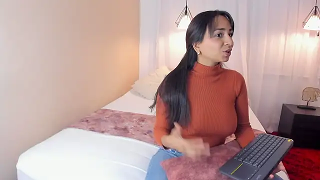 MiaRosy ValentinoRussel online show from 11/27/25, 07:49