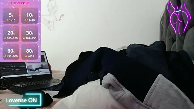 Snapshot of Scarlett_mus chatting on 02/07/26, 12:42 Scarlett mus online show from 02/07/26, 12:42