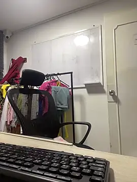 charlie bass online show from 12/05/25, 04:10